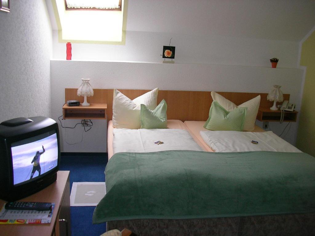 Hotel-Pension Am Muehlberg Luebbenau Room photo